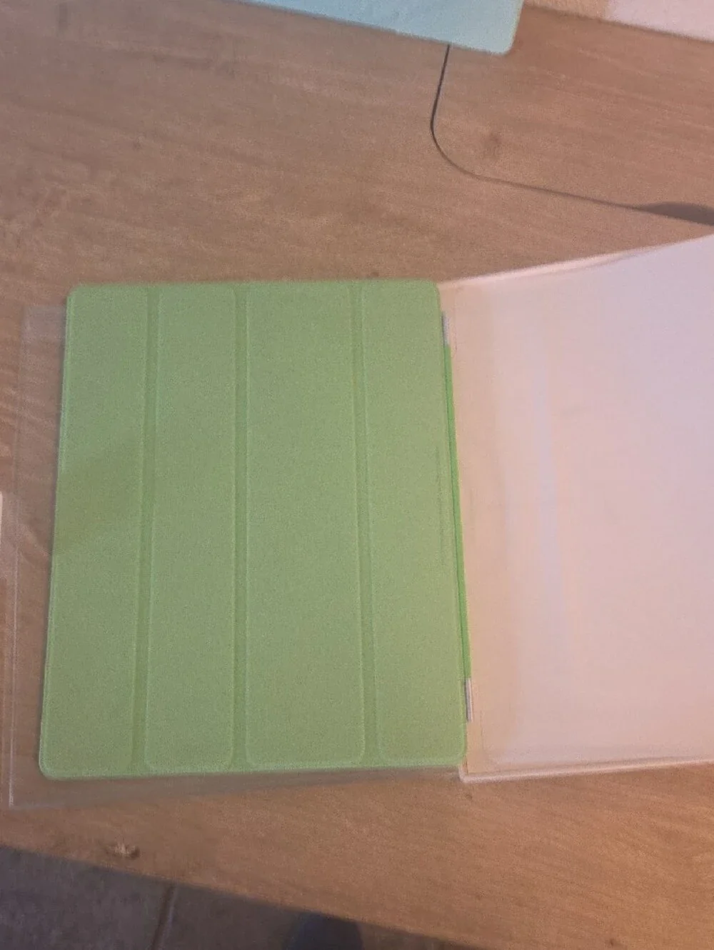 Apple IPad Green Tri-Fold Tablet Cover